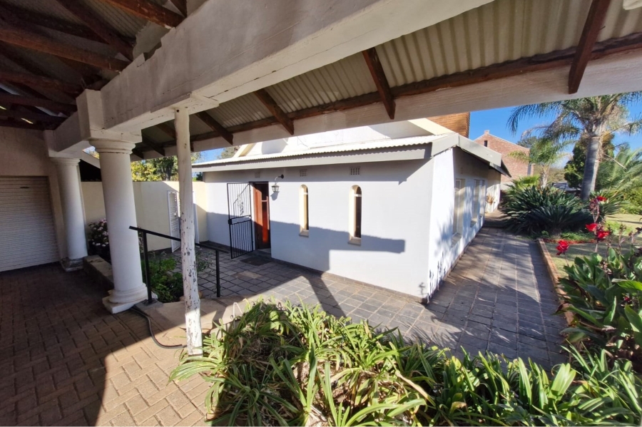 3 Bedroom Property for Sale in Wilkoppies North West